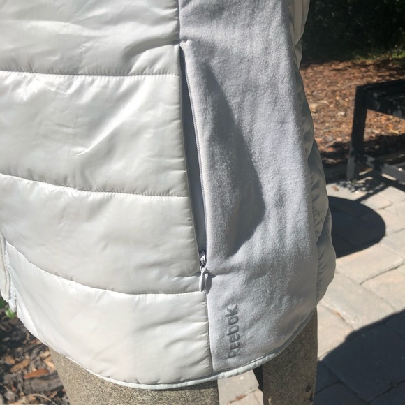 Reebok Vest - Picture 4 of 5